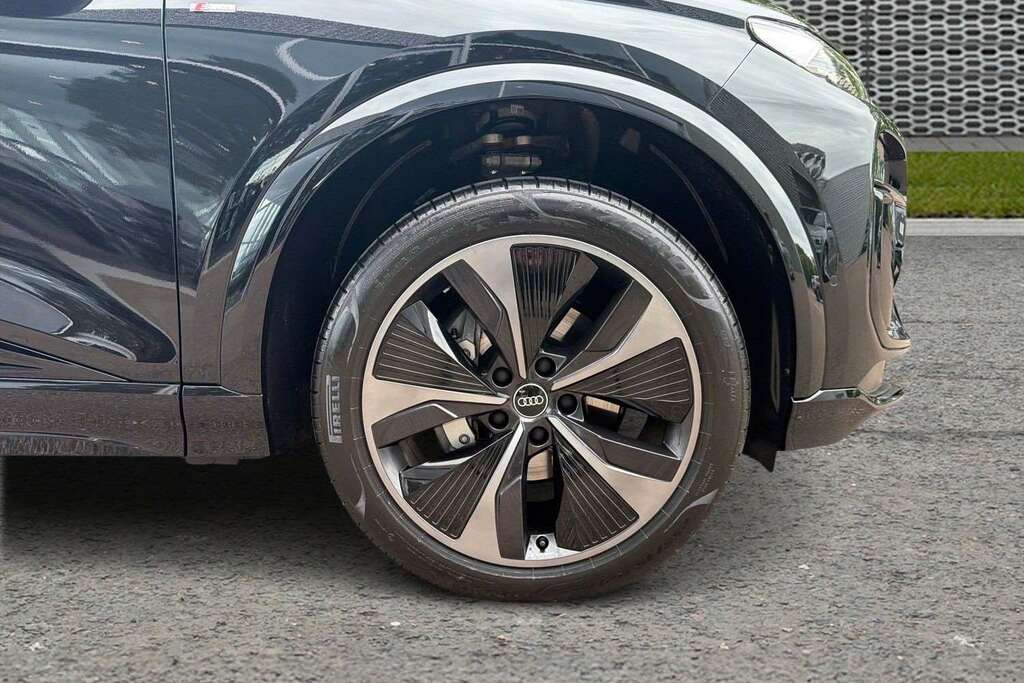 Audi Q6 E-Tron 225Kw Performance 100Kwh Black Edition 20 Black #5