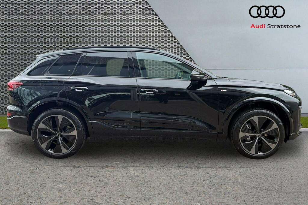 Audi Q6 E-Tron 225Kw Performance 100Kwh Black Edition 20 Black #4