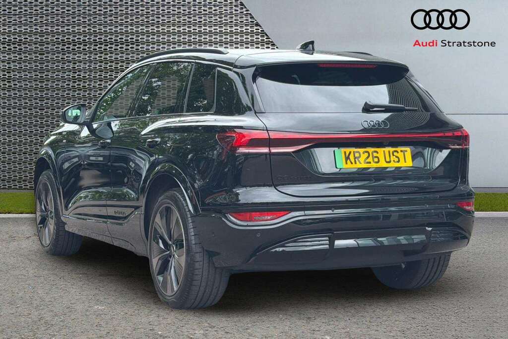 Audi Q6 E-Tron 225Kw Performance 100Kwh Black Edition 20 Black #3