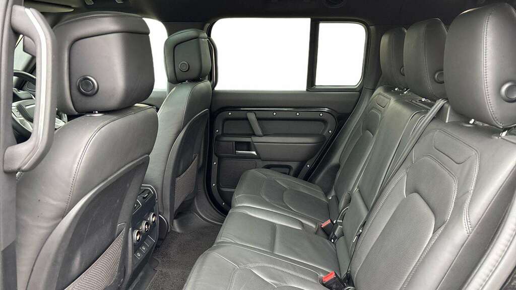 Land Rover Defender 130 3.0 D350 X-dynamic Hse 130 8 Seat 2024 Black #3