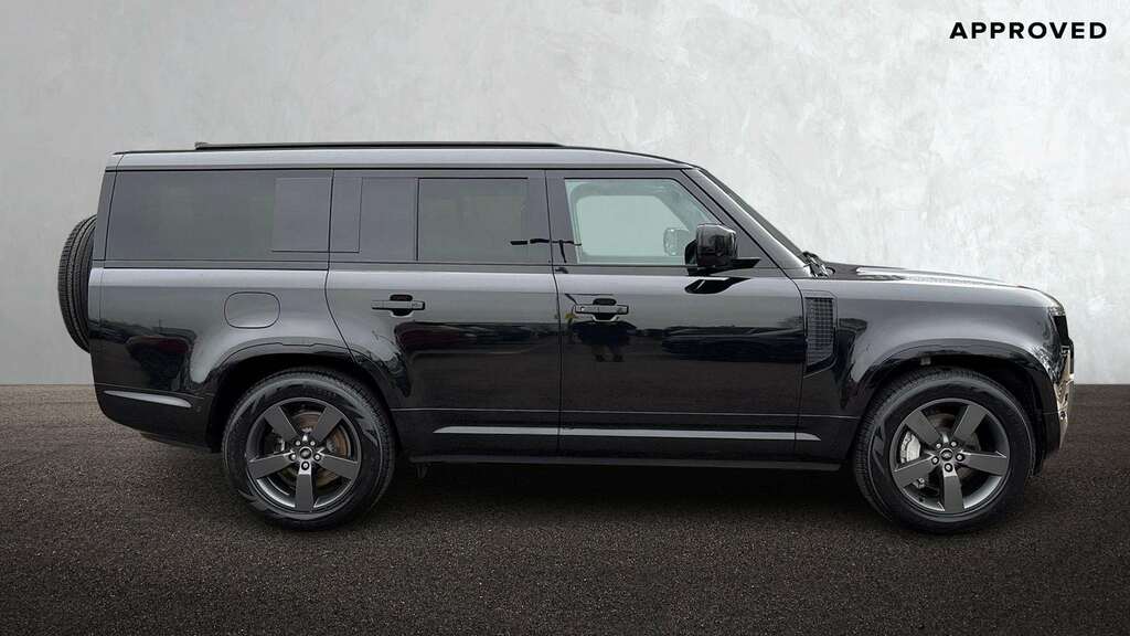 Land Rover Defender 130 3.0 D350 X-dynamic Hse 130 8 Seat 2024 Black #4