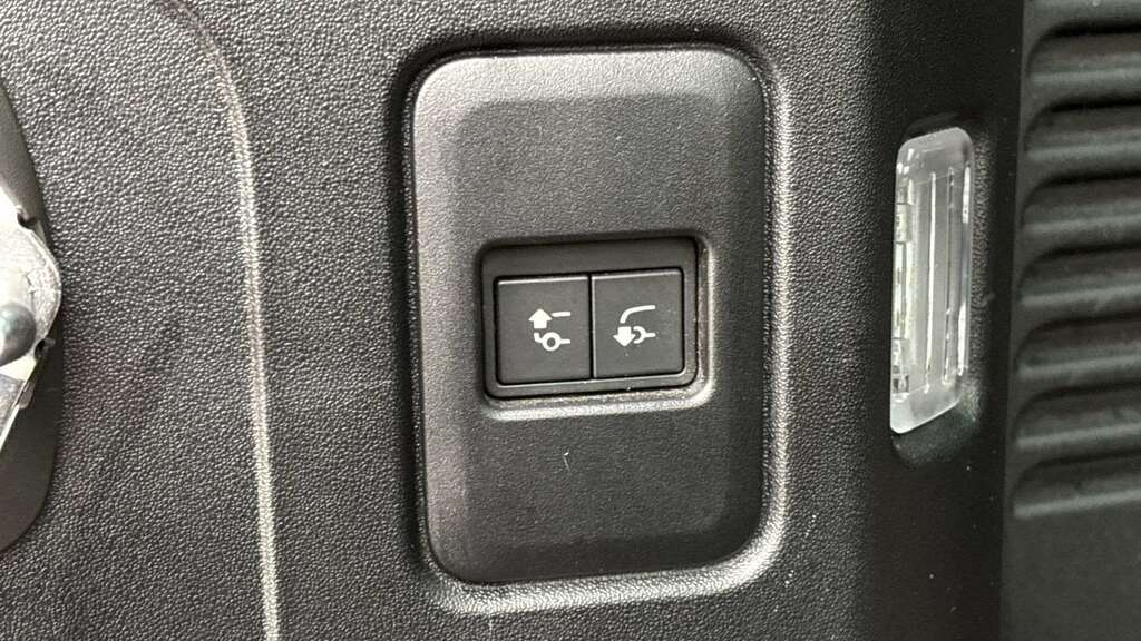 Land Rover Defender 130 X-dynamic Hse Grey #25