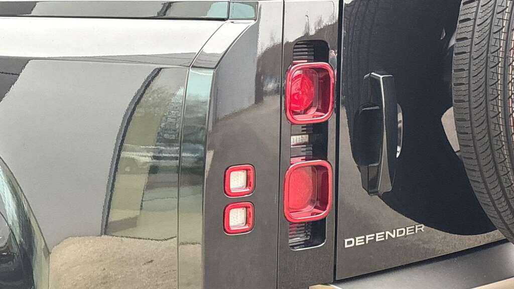 Land Rover Defender 130 X-dynamic Hse Grey #18