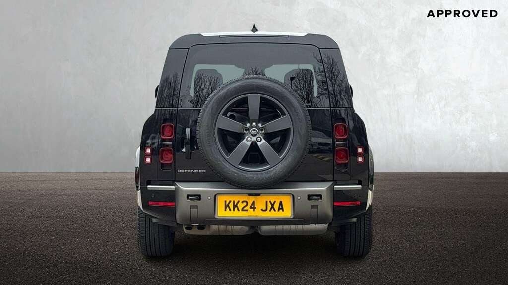 Land Rover Defender 130 3.0 D350 X-dynamic Hse 130 8 Seat 2024 Black #5