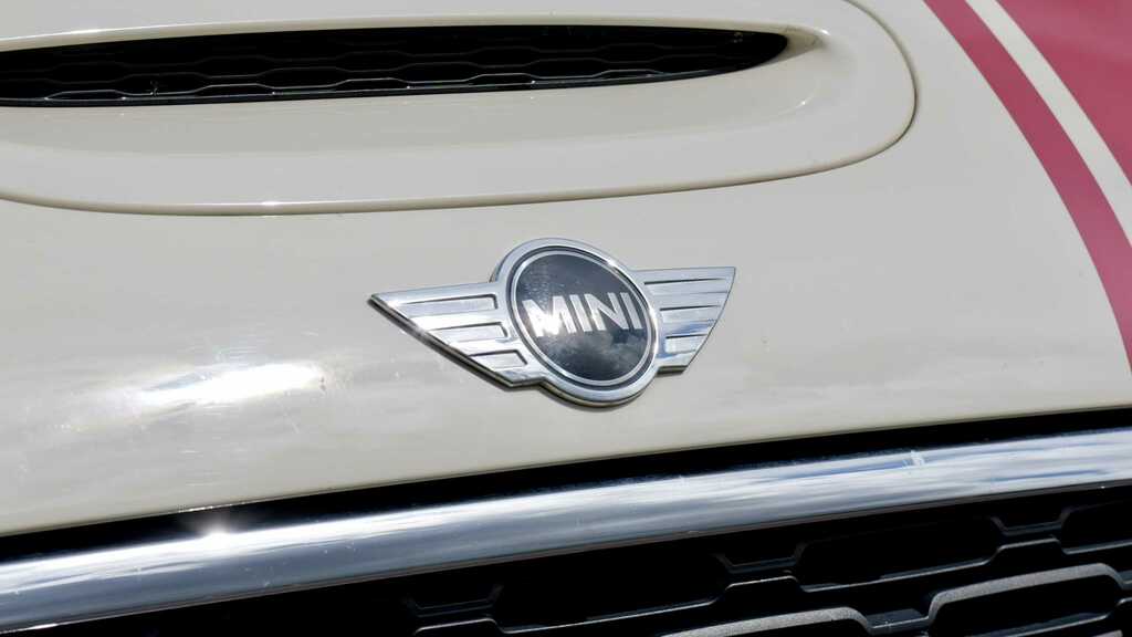 Mini Clubman Cooper Red #23