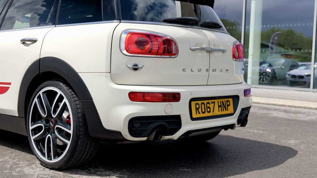 Mini Clubman Cooper Red #17