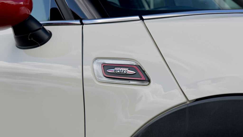 Mini Clubman Cooper Red #20