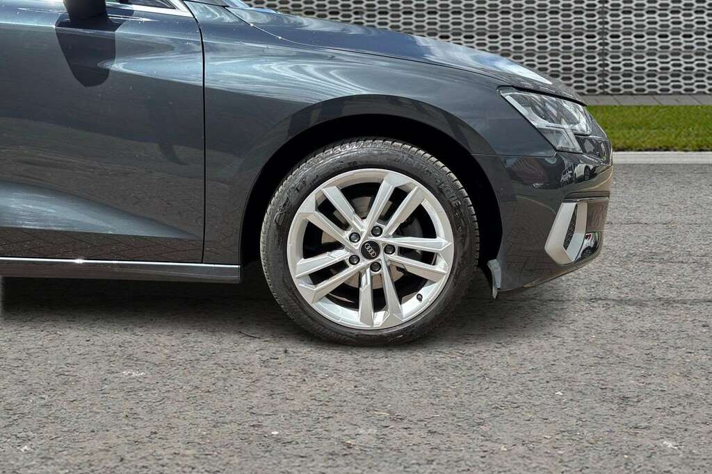 Audi A3 30 Tfsi Sport 2023 BM23OAE Grey #4