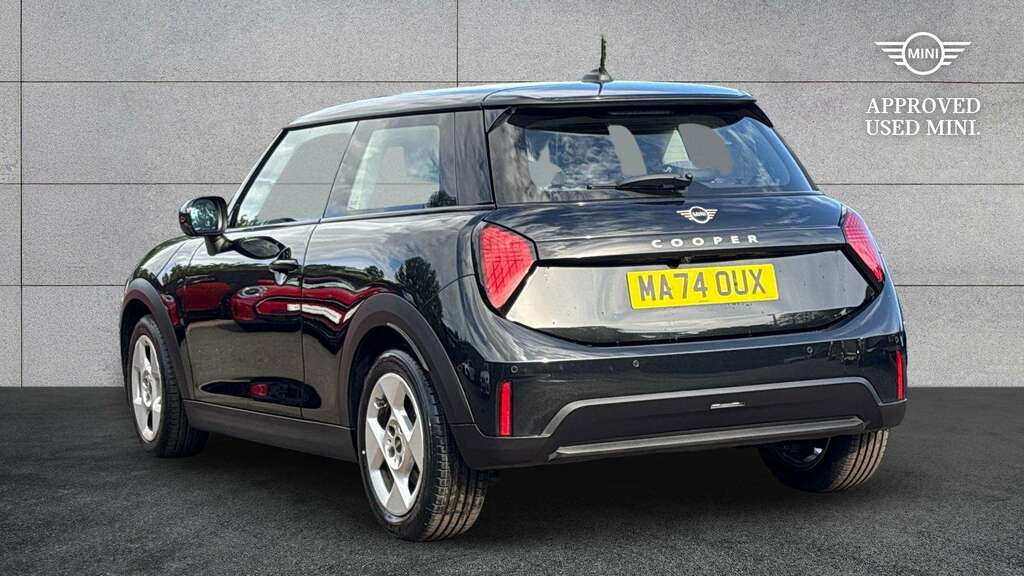 Mini Hatch 1.5 C Classic 2024 Black #2