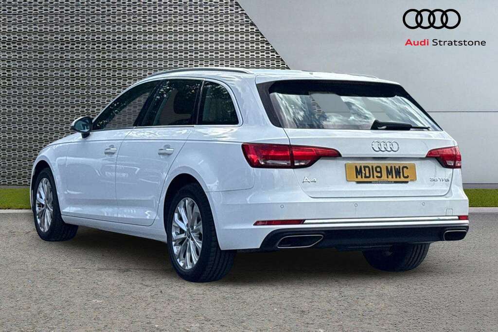 Audi A4 35 Tfsi Se S Tronic 2019 White #3