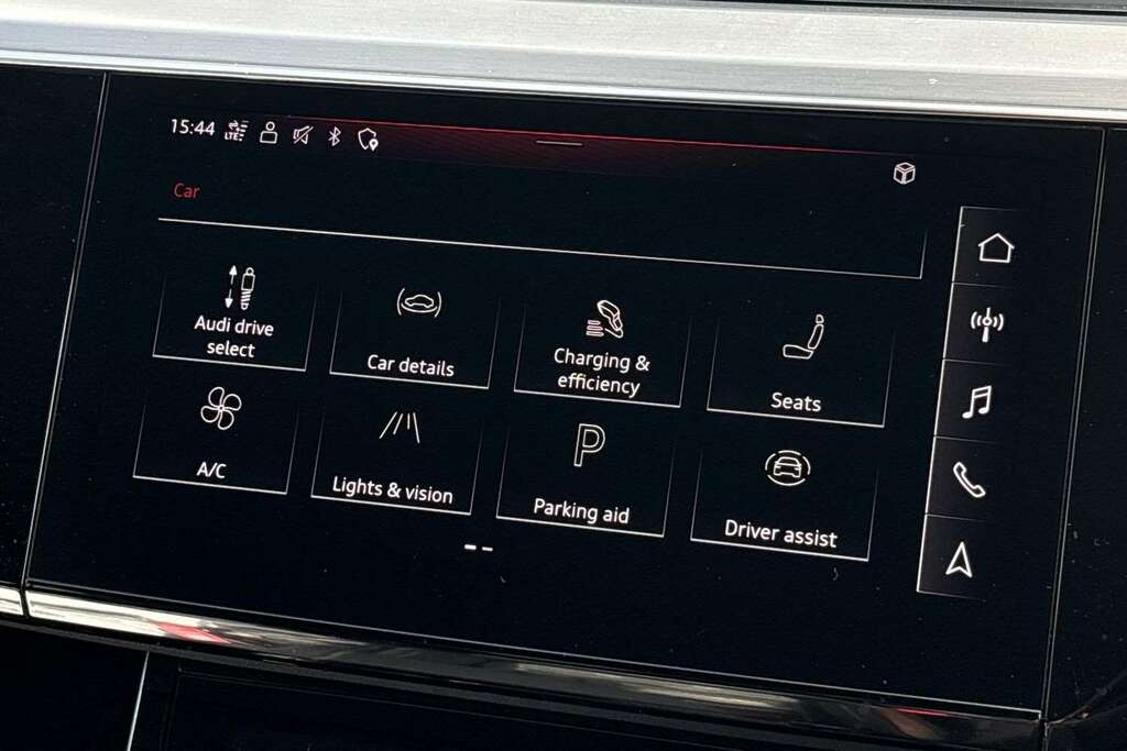 Audi E-tron 50 S Line Sportback Quattro 71.2Kwh Blue #24