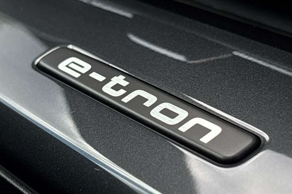 Audi Q4 E Tron 40 S Line Suv 82Kwh 204 Ps Black #35