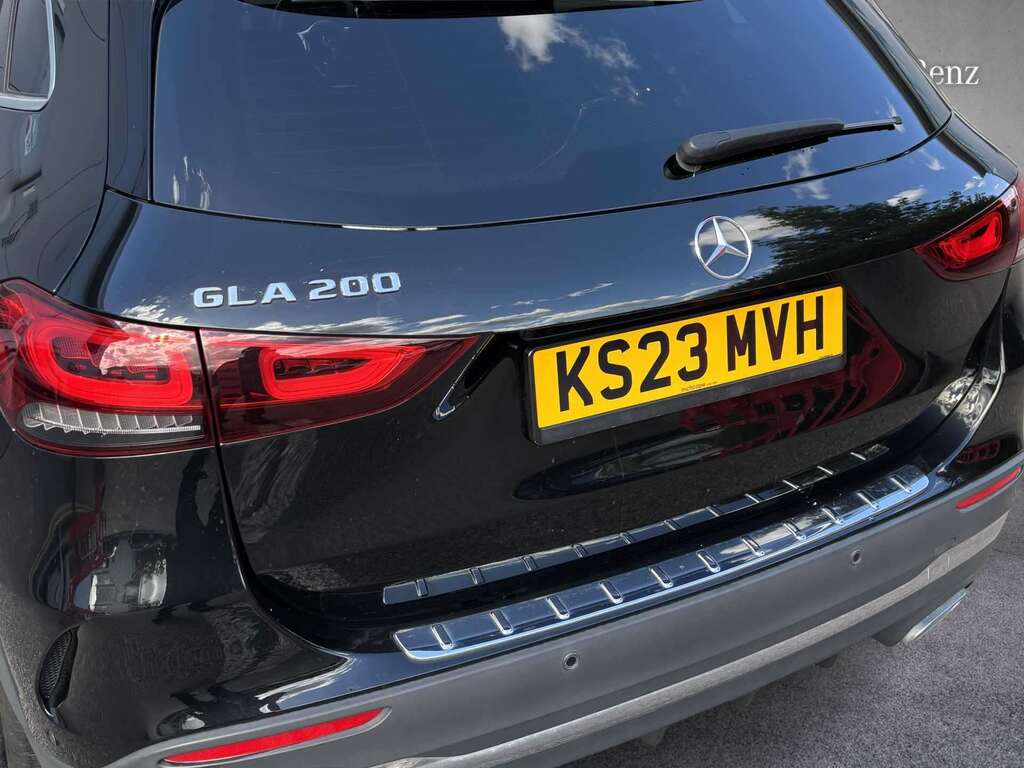 Mercedes-Benz GLA Class 1.3L Gla 200 Amg Line Executive 161 Bhp Blue #6