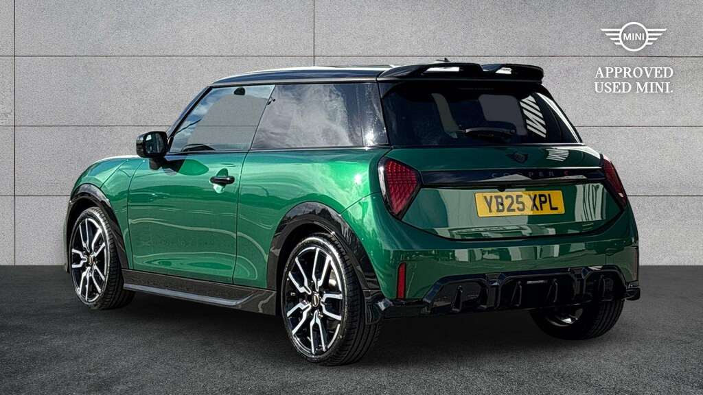 Mini Hatch 135Kw E Exclusive Level 1 41Kwh 2025 Black #2