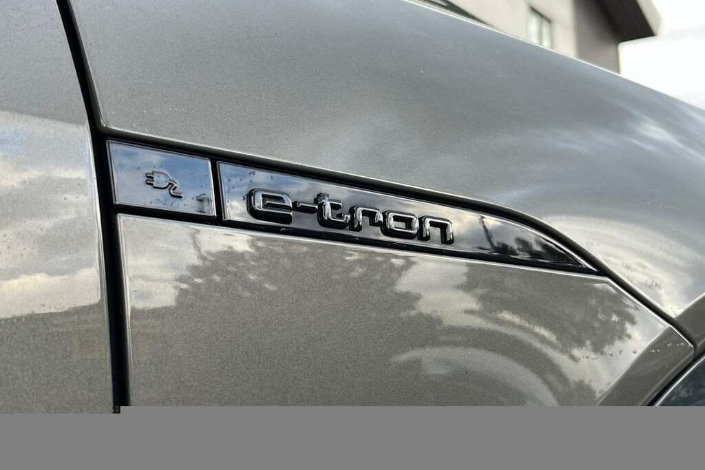 Audi Q8 e tron Sport 55 E-tron Quattro 300,00 Kw White #22