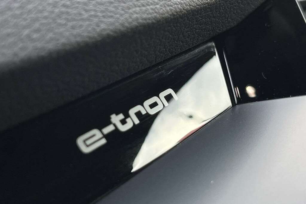 Audi Q8 e tron Sport 55 E-tron Quattro 300,00 Kw White #19