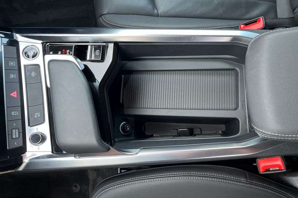 Audi Q8 e tron Sport 55 E-tron Quattro 300,00 Kw White #18