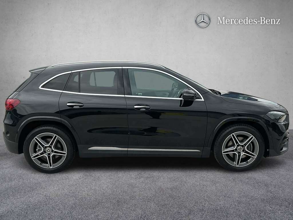 Mercedes-Benz GLA Class 220D 4Matic Amg Line Premium 2023 Black #3