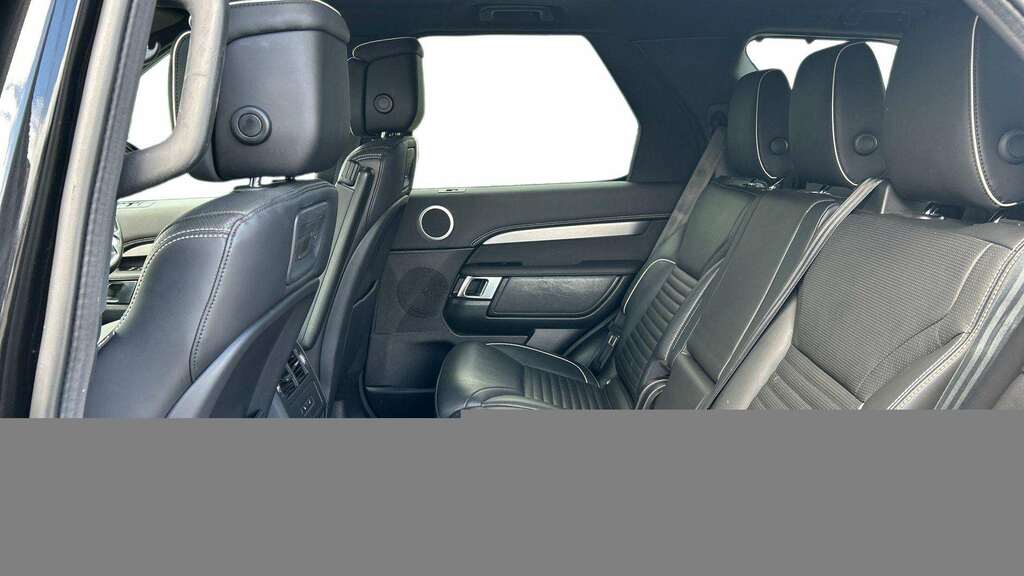 Land Rover Discovery 3.0 D300 R-dynamic Hse 2021 Black #2