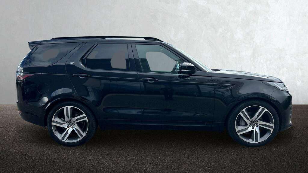 Land Rover Discovery 3.0 D300 R-dynamic Hse 2021 Black #3