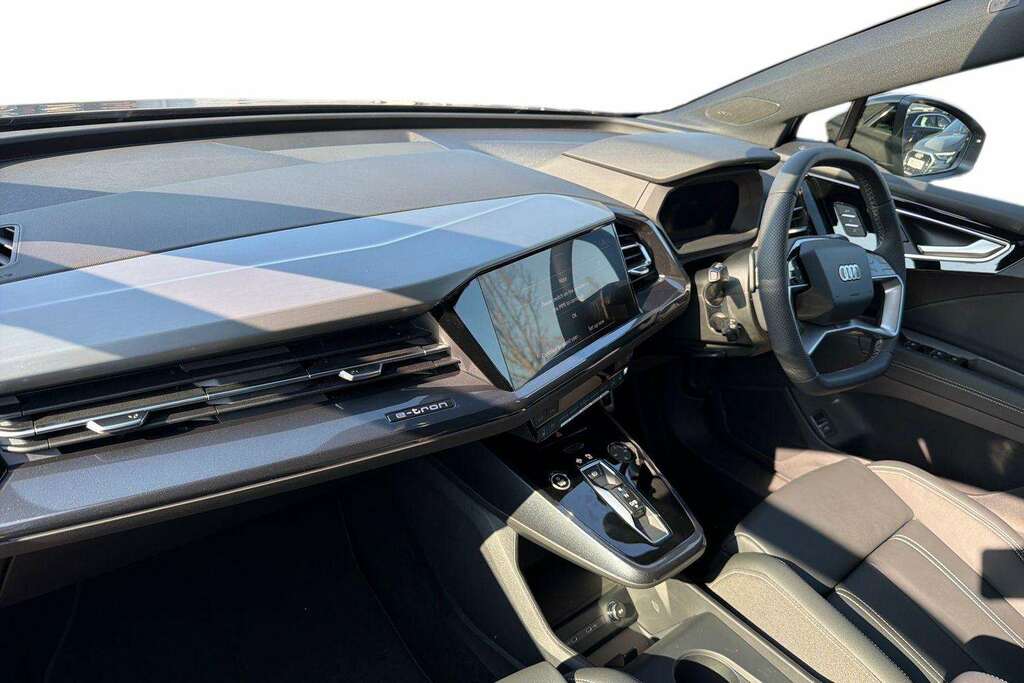 Audi Q4 E Tron 210Kw 45 82Kwh Black Edition 2026 Grey #2