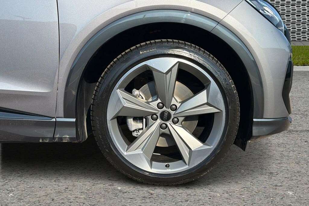 Audi Q4 E Tron 210Kw 45 82Kwh Black Edition 2026 Grey #5