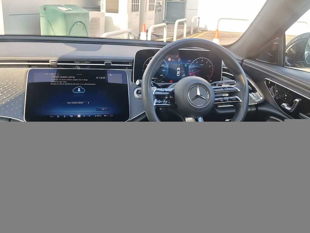 Mercedes-Benz E Class E300e Urban Edition 9G-tronic Black #13