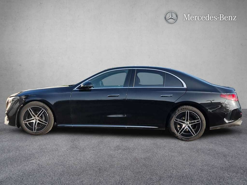 Mercedes-Benz E Class E200 Amg Line Premium 9G-tronic 2025 Black #4