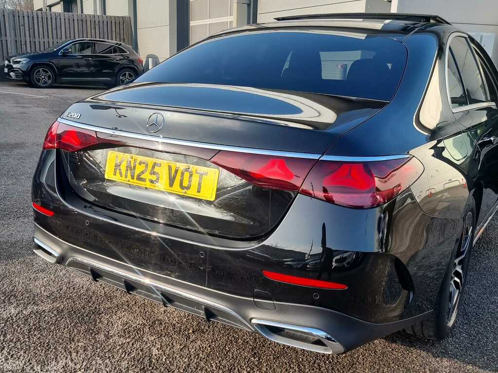 Mercedes-Benz E Class E300e Urban Edition 9G-tronic Black #23