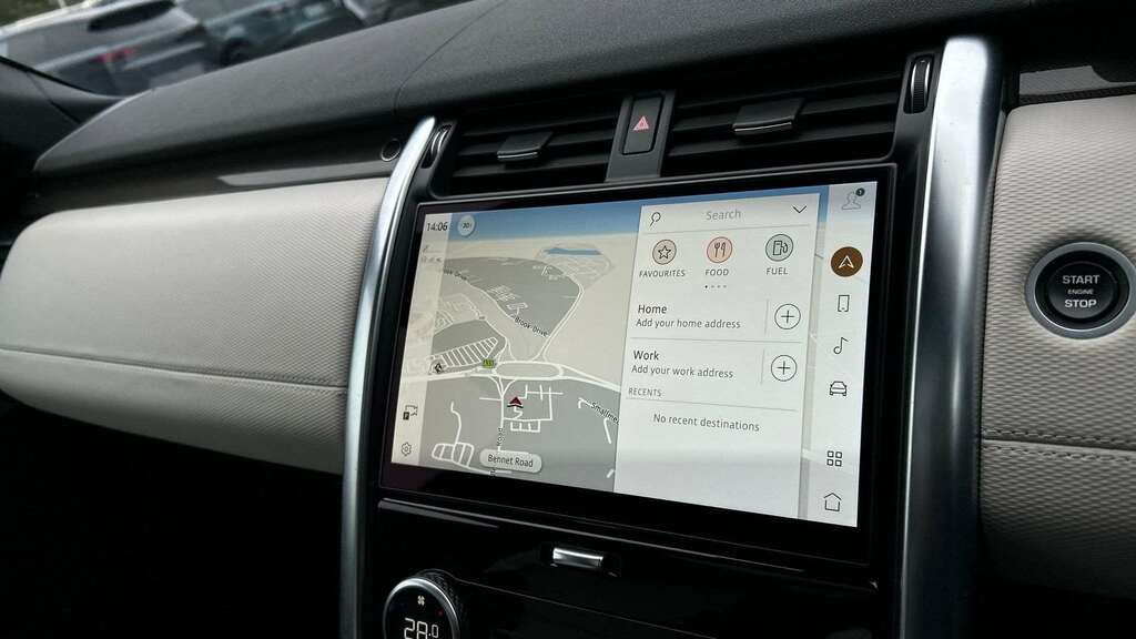 Land Rover Discovery 3.0 D300 R-dynamic Se Brown #11