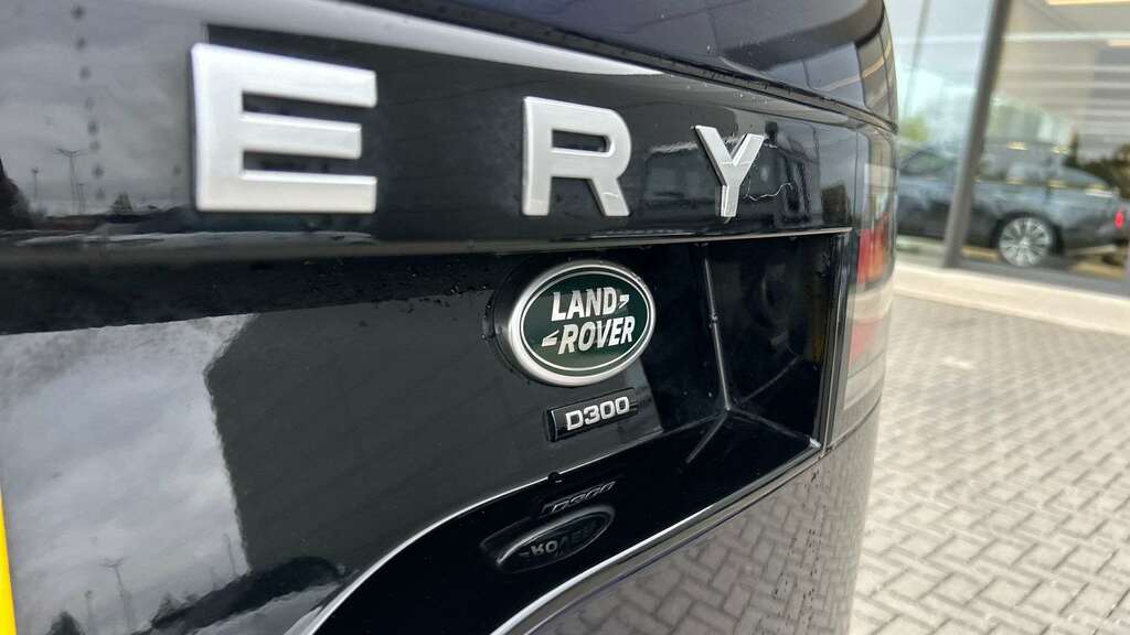 Land Rover Discovery 3.0 D300 R-dynamic Se Brown #25
