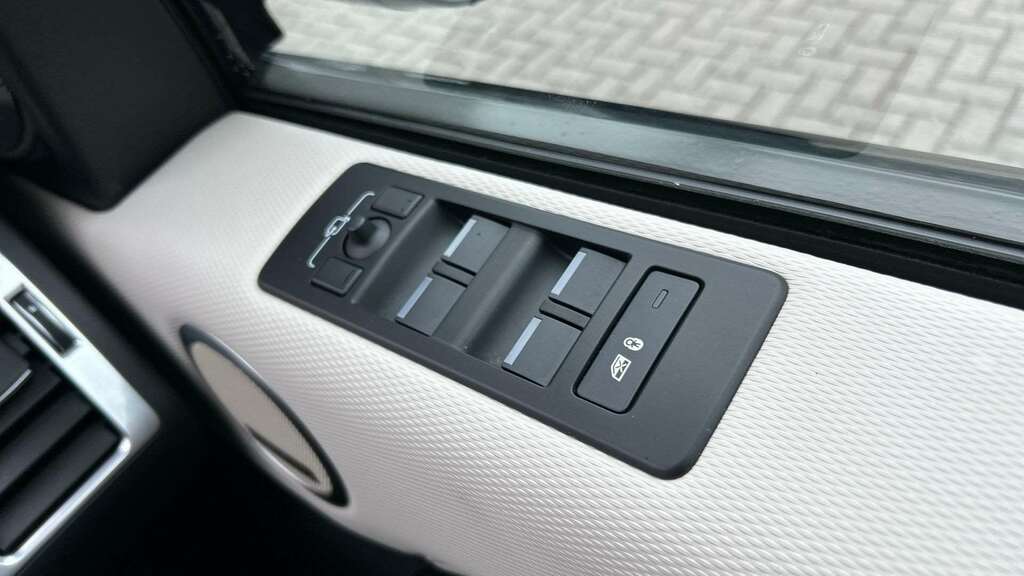 Land Rover Discovery 3.0 D300 R-dynamic Se Brown #32