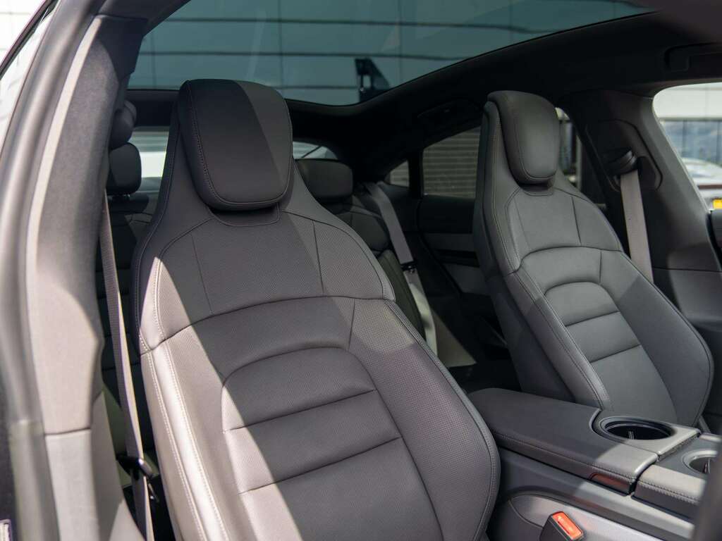 Porsche Taycan 4S 93Kwh 2023 Grey #3