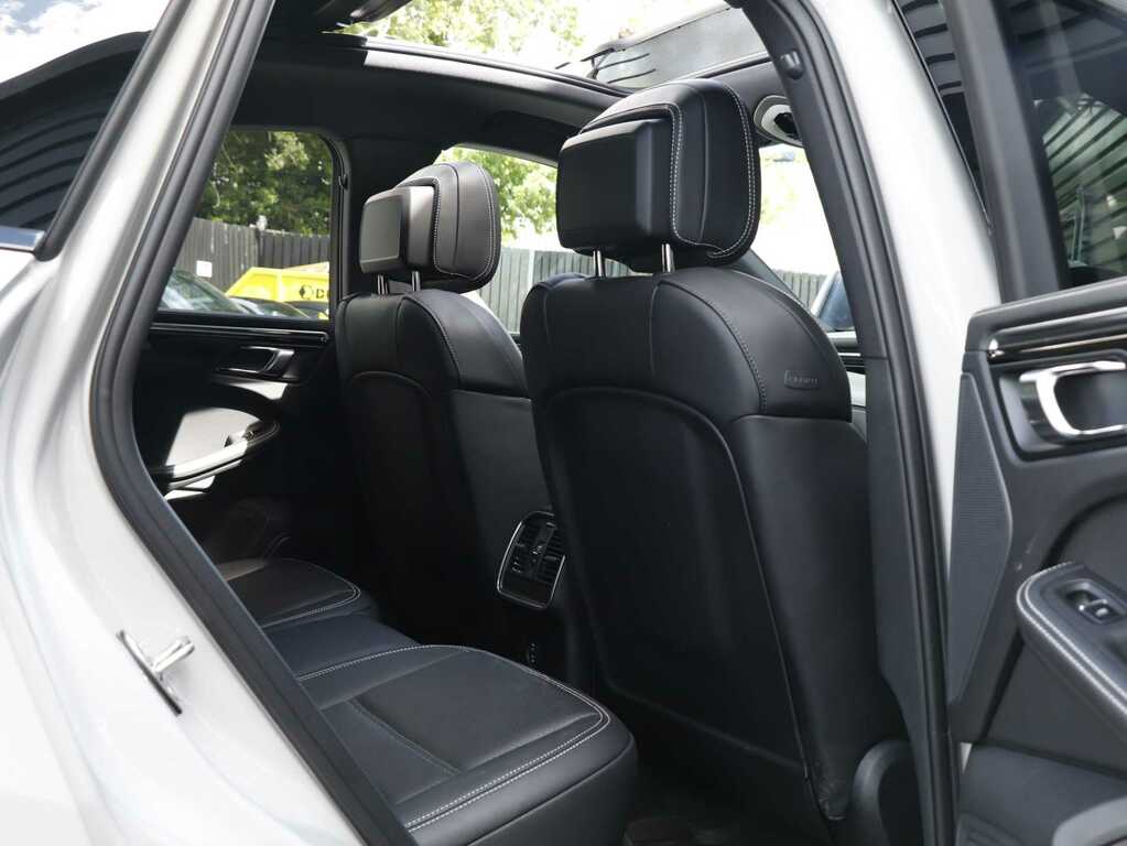 Porsche Macan 4S #28