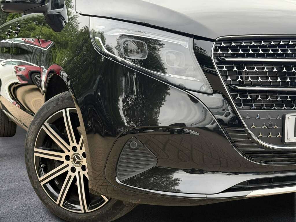 Mercedes-Benz V Class V300 D Premium 9G-tronic Extra Long 2025 Black #3