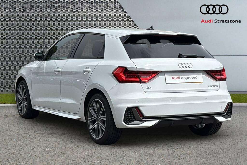 Audi A1 25 Tfsi S Line S Tronic 2024 VK74HTE White #3