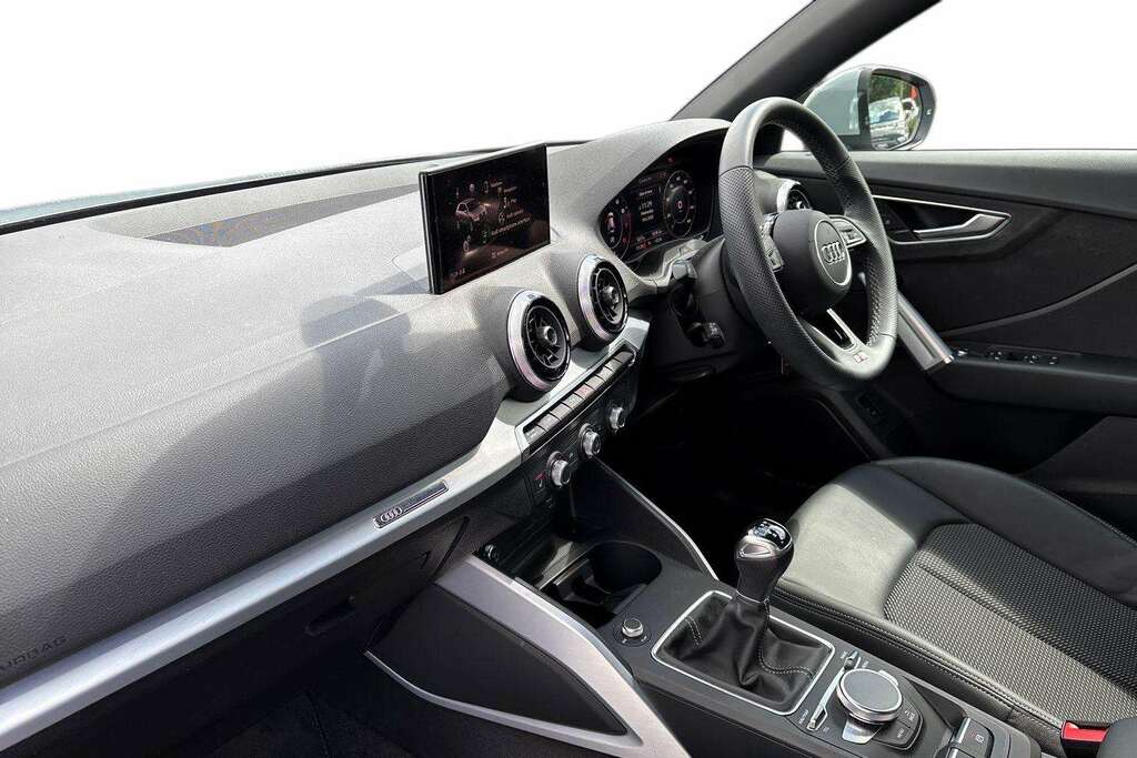 Audi Q2 35 Tfsi S Line 2023 Grey #2