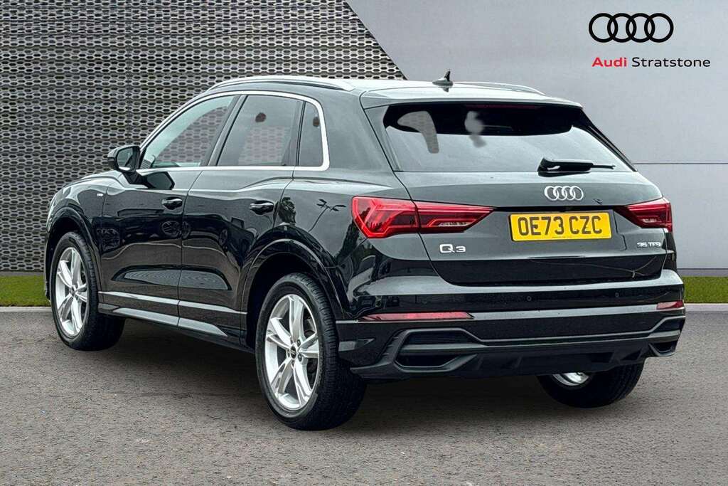 Audi Q3 35 Tfsi S Line S Tronic 2024 OE73CZC Black #3