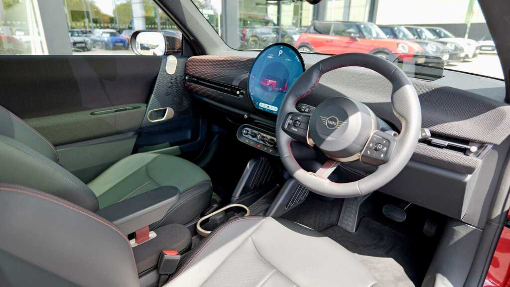 Mini Hatch 160Kw Se Sport Level 2 54Kwh 2024 GU74TUH Red #5