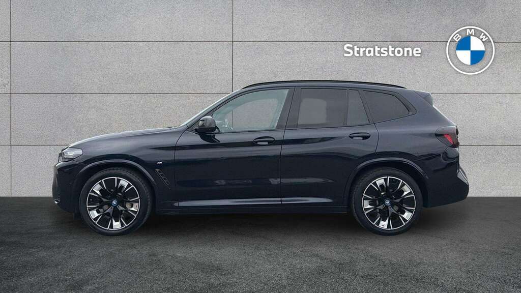 BMW iX3 210Kw M Sport Pro 80Kwh 2022 Black #4