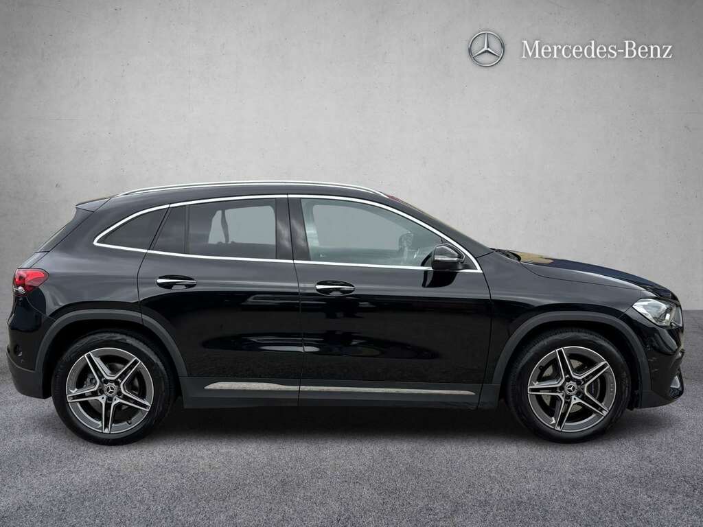 Mercedes-Benz GLA Class 200 Amg Line Premium Plus 2022 Black #2