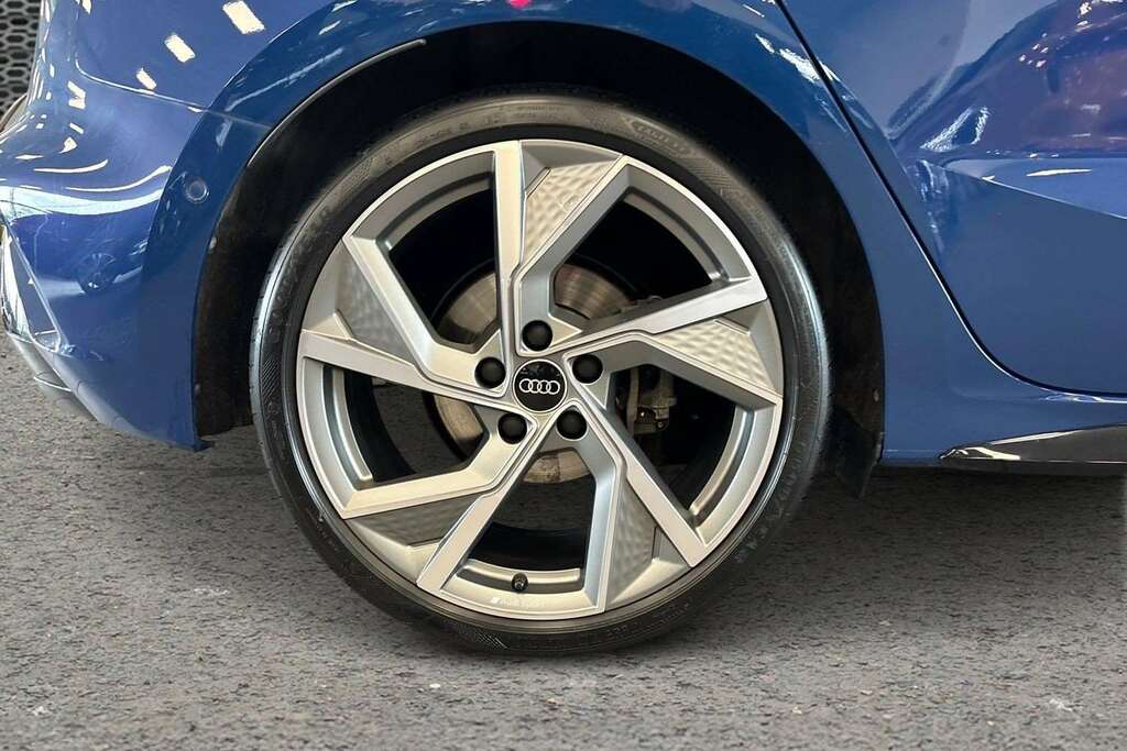 Audi A3 1.5 Tfsi 150 Black Edition S Tronic 2025 Blue #4