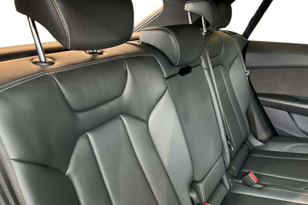 Audi Q8 S Line Orange #22