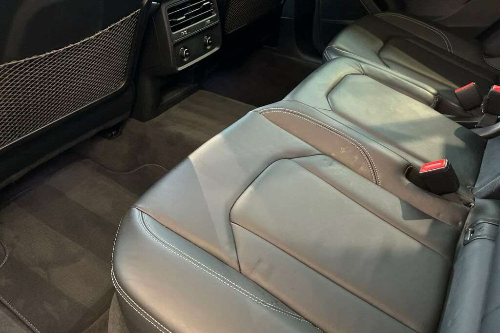 Audi Q8 S Line Orange #31