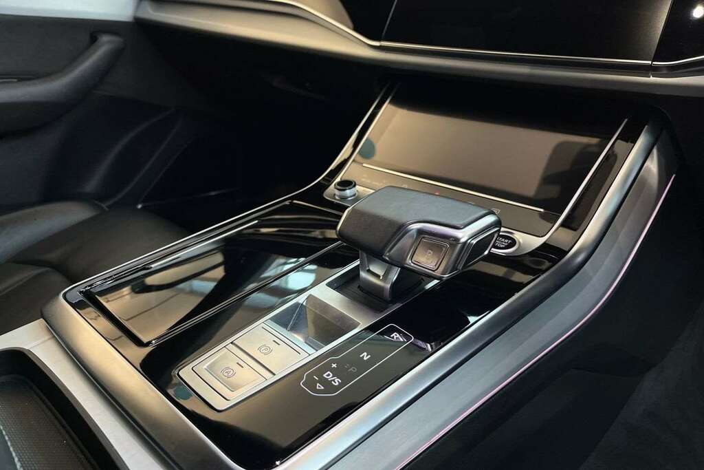 Audi Q8 S Line Orange #35