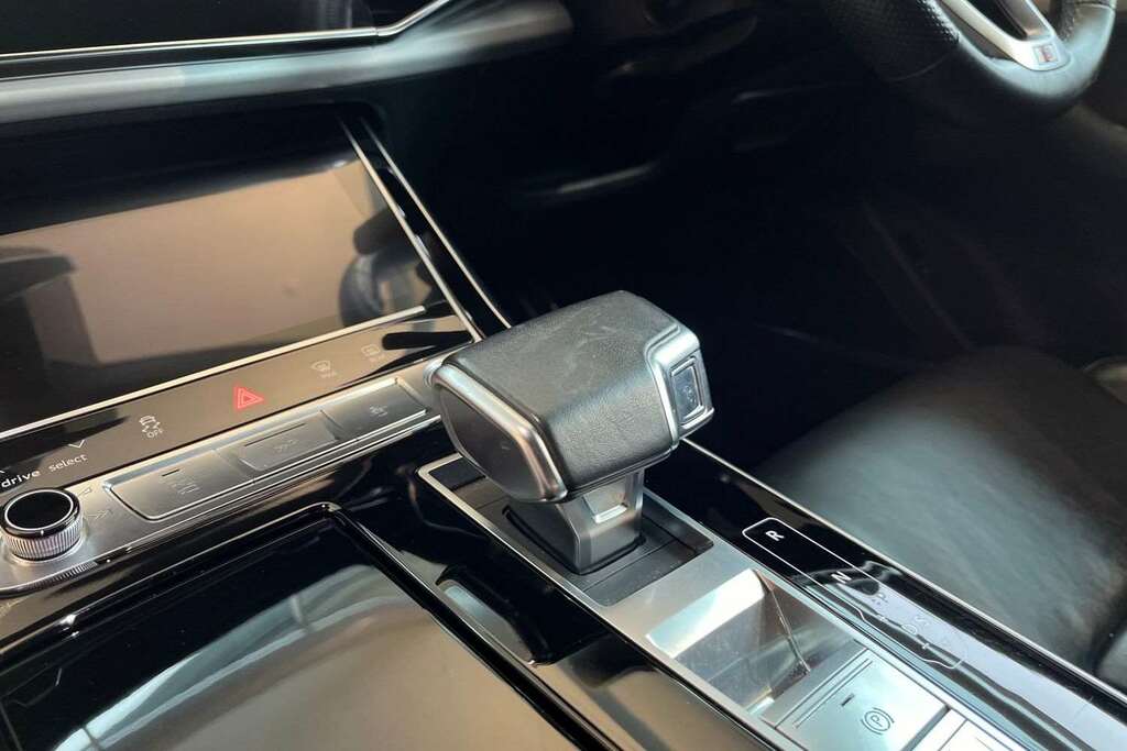 Audi Q8 S Line Orange #15