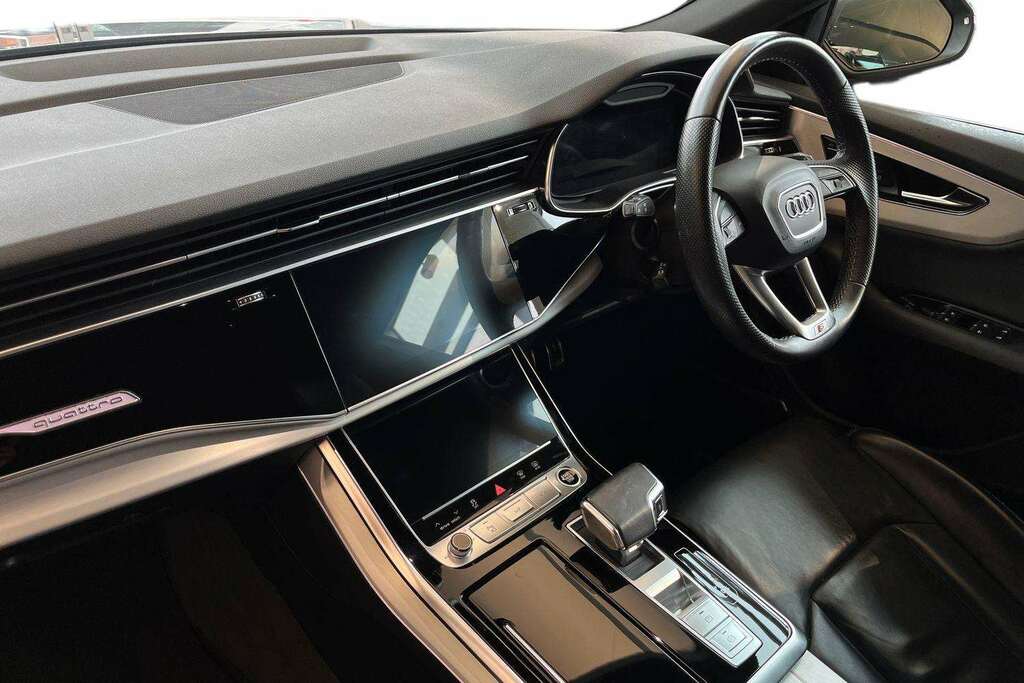 Audi Q8 S Line Orange #20
