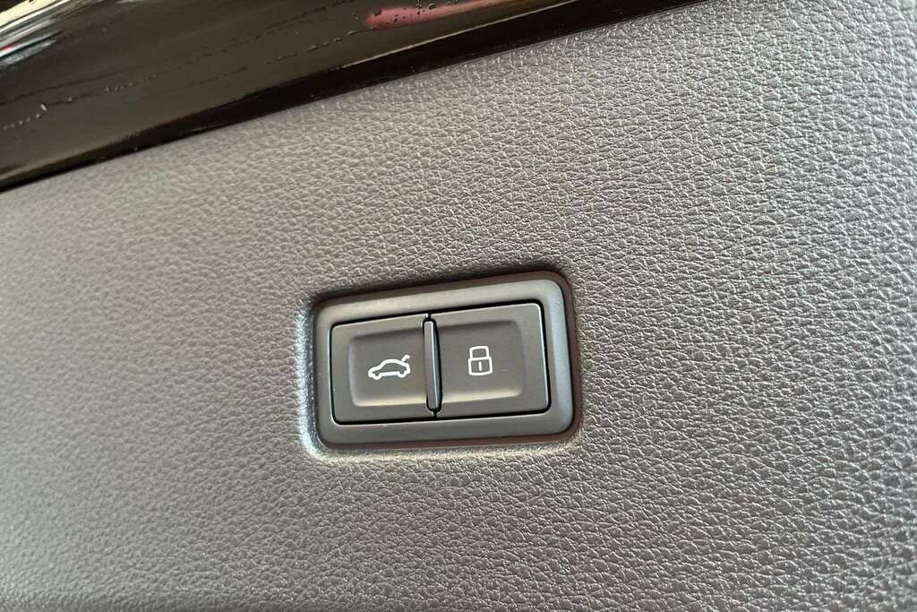Audi Q8 S Line Orange #39