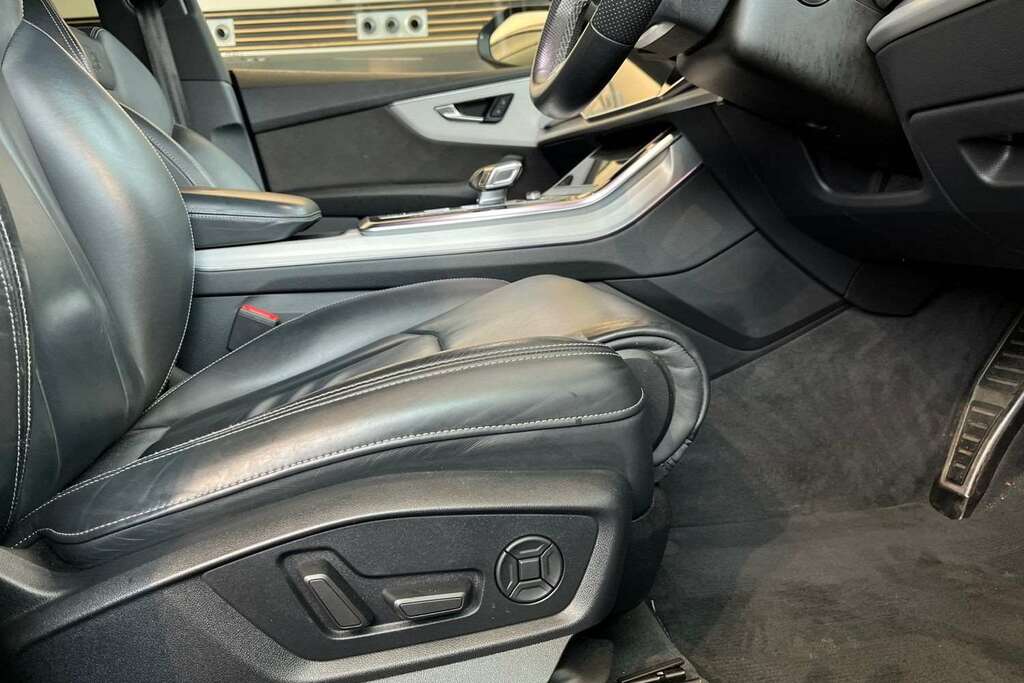 Audi Q8 S Line Orange #34