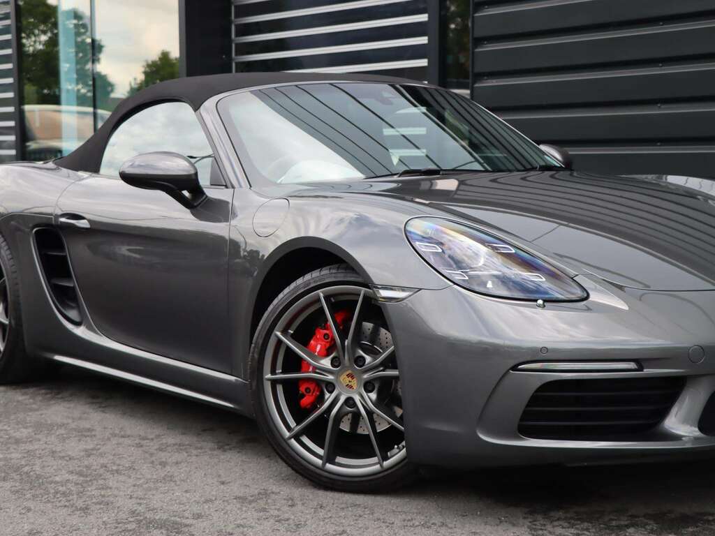 Porsche 718 Boxster Boxster White #25